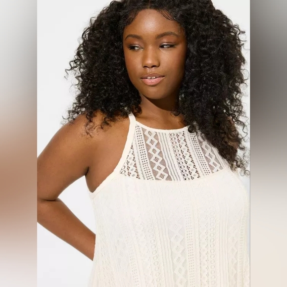 Chic Cream Lace Dress - Picture 3 of 4